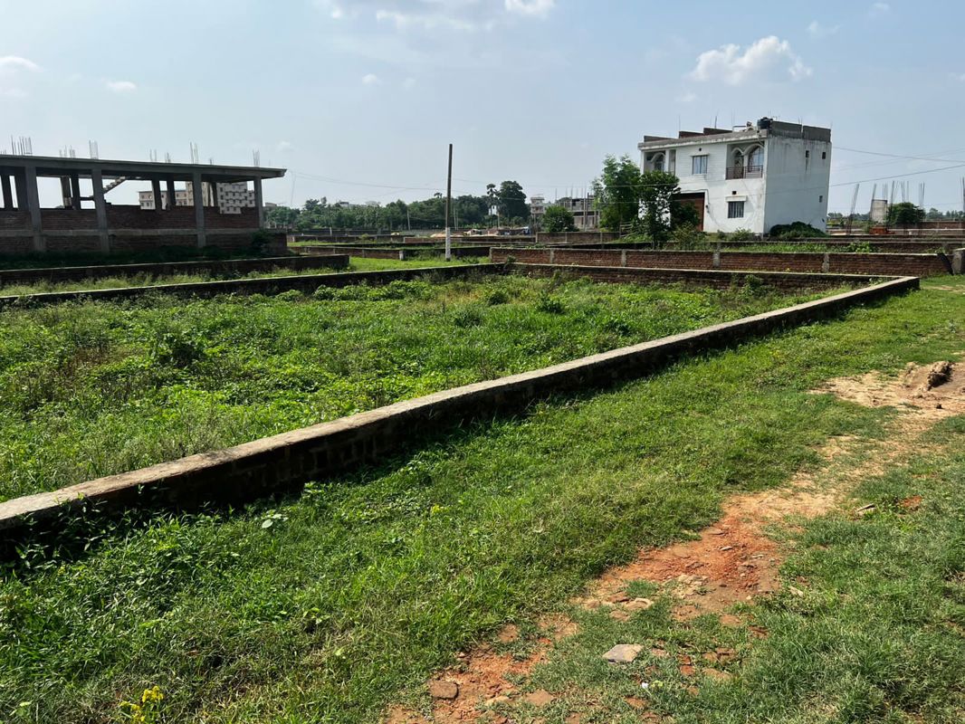 Plot For Sale in Chaura Gopalpur
