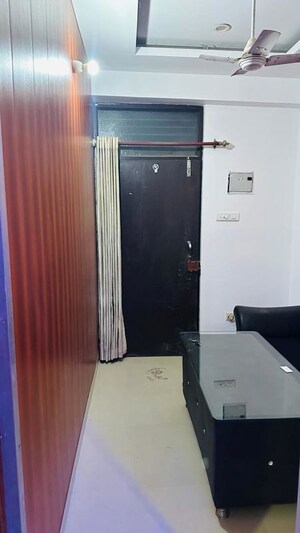 Team Area in 1.5 BHK Apartment at Polaars Royal Enclave, Gomti Nagar – for Rent