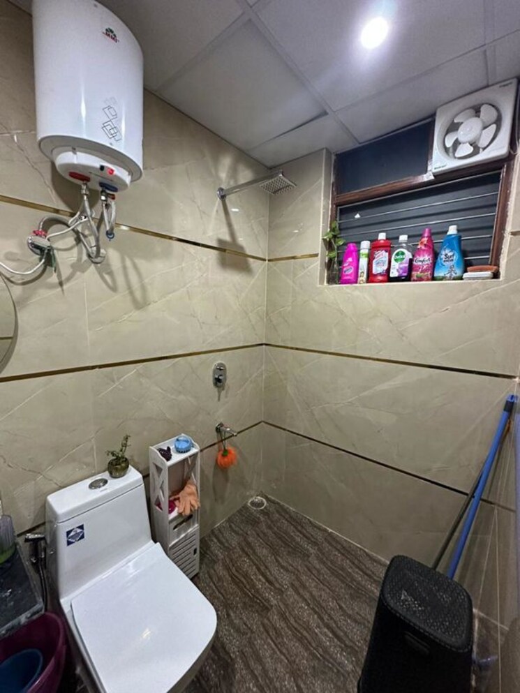 Master Bedroom, sushant lok ii 2.5 Bedroom 180 Sq.Yd. Builder Floor In Sushant Lok ii Gurgaon 9795355