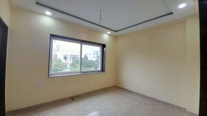 Room in 6+ BHK Independent House at Labhandi – for Rent