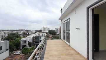 Balcony in 6+ BHK Independent House at Labhandi – for Rent