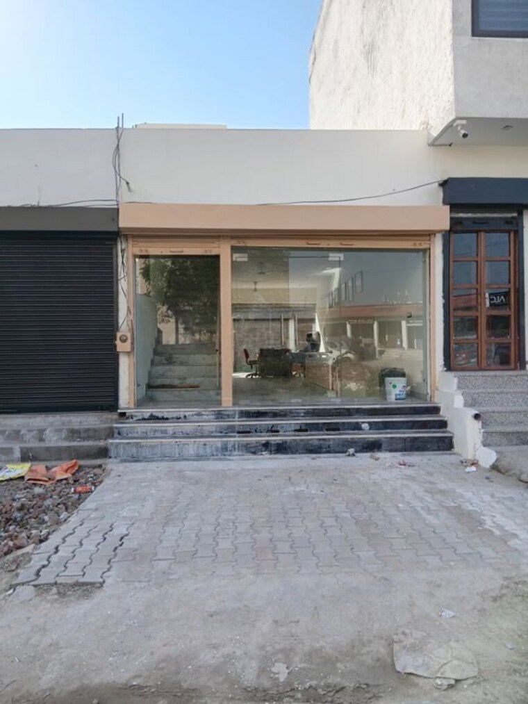 Exterior View, sunny enclave Commercial Showroom 800 Sq.Ft. In Sunny Enclave Mohali 9674668