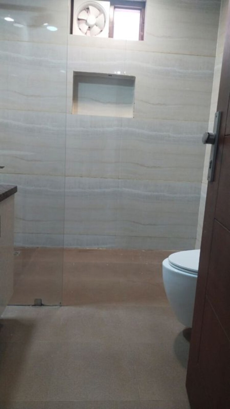 Bathroom, uday-arden-45 3 Bedroom 1500 Sq.Ft. Builder Floor In Sector 45 Gurgaon 9795374