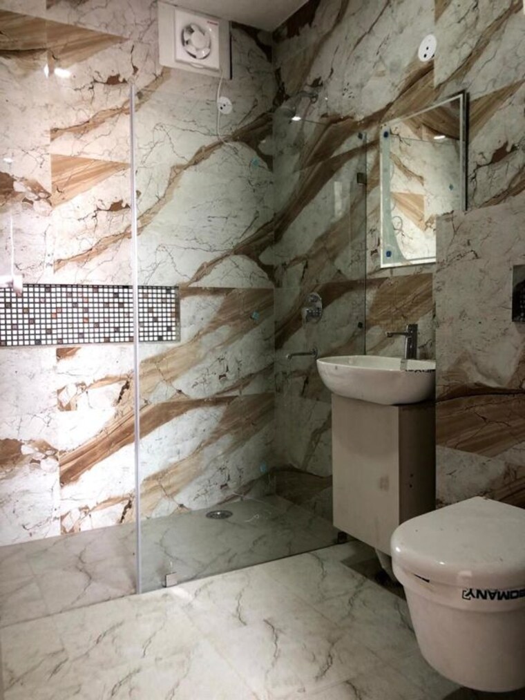 Bathroom, jadhunath-enclave 3.5 Bedroom 350 Sq.Ft. Builder Floor In Sector 29 Faridabad 9795386