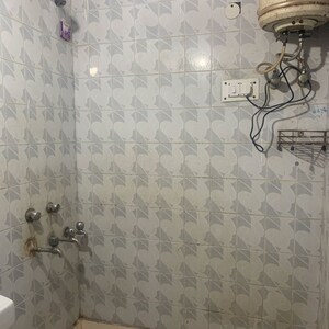 Bathroom in 3.5 BHK Apartment at Katwaria Sarai – for Rent