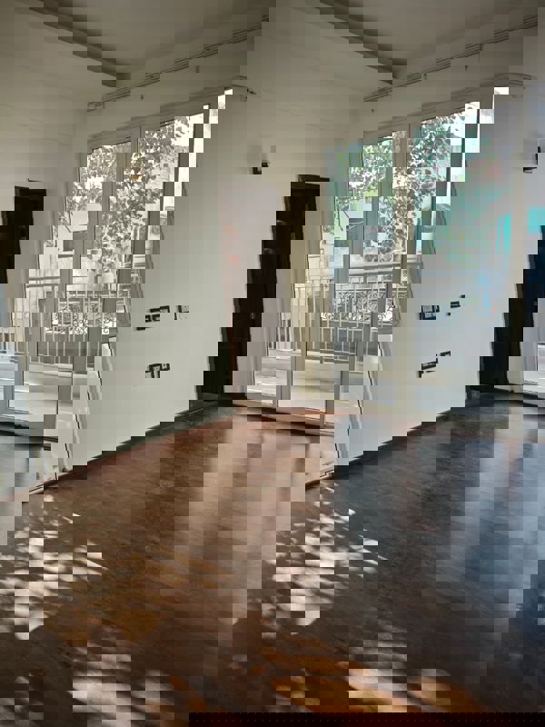 4 BHK 350 Sq.Yd. Builder Floor in DLF Building 10