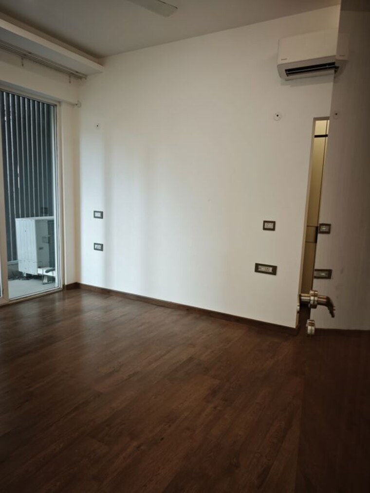 Room, dlf-building-10 4 Bedroom 350 Sq.Yd. Builder Floor In Dlf Phase ii Gurgaon 9795367