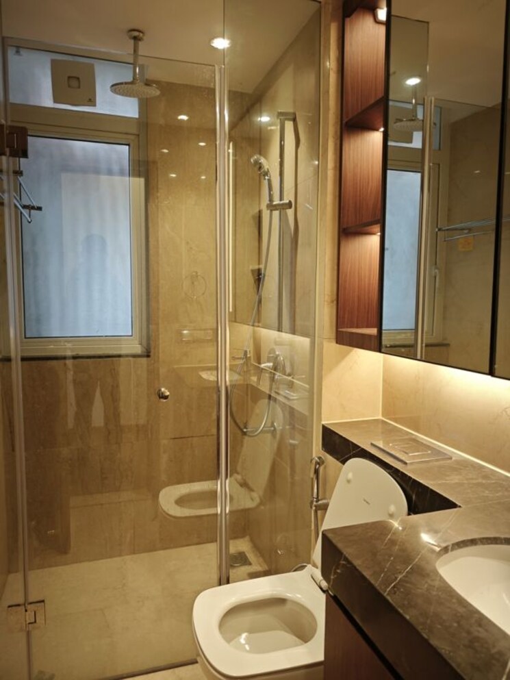 Bathroom, dlf-building-10 4 Bedroom 350 Sq.Yd. Builder Floor In Dlf Phase ii Gurgaon 9795367