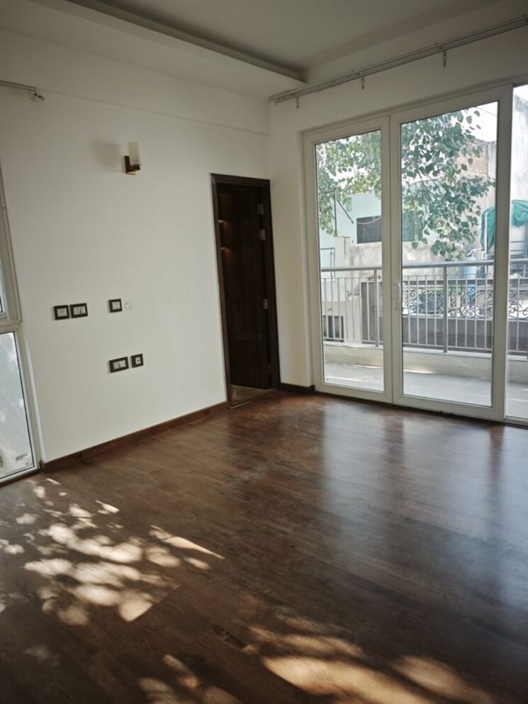 Room, dlf-building-10 4 Bedroom 350 Sq.Yd. Builder Floor In Dlf Phase ii Gurgaon 9795367