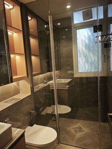 Team Area in 4 BHK Builder Floor at DLF Building 10, Dlf Phase ii – for Rent