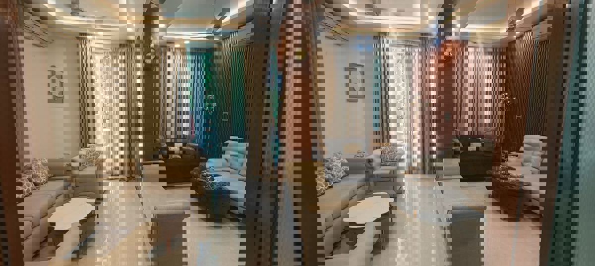 5 BHK + Servant Room Villa For Sale in Eldeco Mansionz