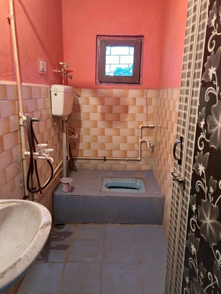 Bathroom, majhola 2.5 Bedroom 50 Sq.Yd. Independent House In Majhola Moradabad 9795452