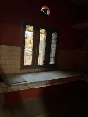 Room in 2.5 BHK Independent House at Majhola – for Sale