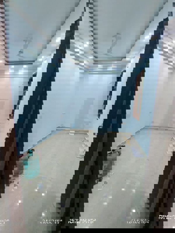 1 RkBuilder Floor For Rent in Saket