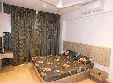 Bedroom in 2 BHK Apartment at Hiranandani Castle Rock, Powai – for Rent