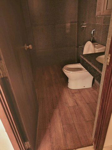 Bathroom in 2 BHK Apartment at Kalpataru Paramount, Kapur Bawdi – for Rent