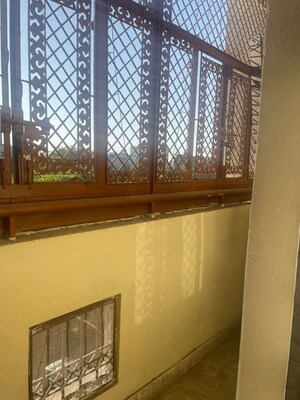 Room in 3 BHK Apartment at Sector 12 – for Rent