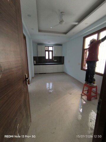 Room in 1 BHK Builder Floor at Saket – for Rent
