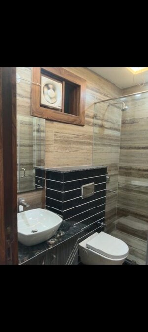 Bathroom in 3.5 BHK Builder Floor at Jadhunath Enclave, Sector 29 – for Rent