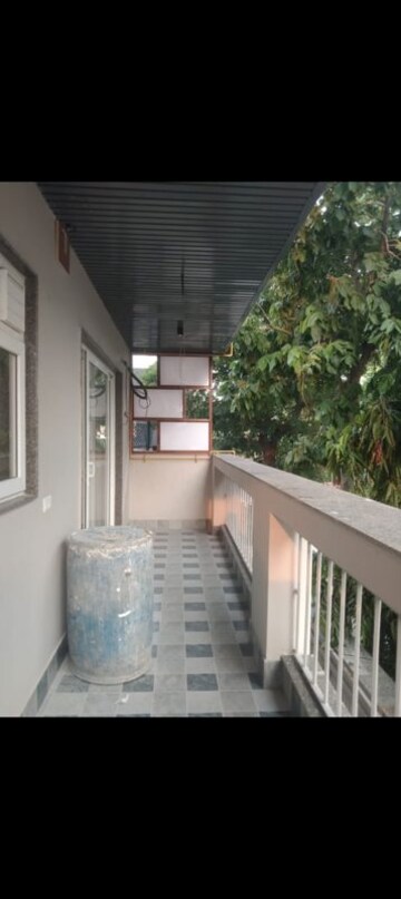 Balcony in 3.5 BHK Builder Floor at Jadhunath Enclave, Sector 29 – for Rent