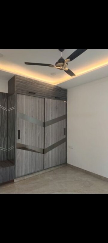 Room in 3.5 BHK Builder Floor at Jadhunath Enclave, Sector 29 – for Rent
