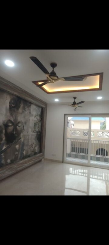 Furnished Amenities in 3.5 BHK Builder Floor at Jadhunath Enclave, Sector 29 – for Rent