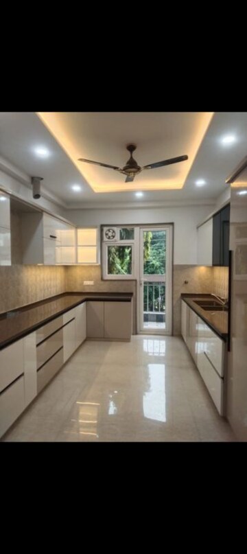 Kitchen in 3.5 BHK Builder Floor at Jadhunath Enclave, Sector 29 – for Rent