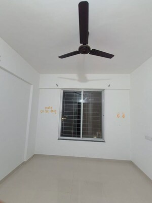 Room in 2 BHK Apartment at Majestique Rhythm County, Handewadi – for Rent
