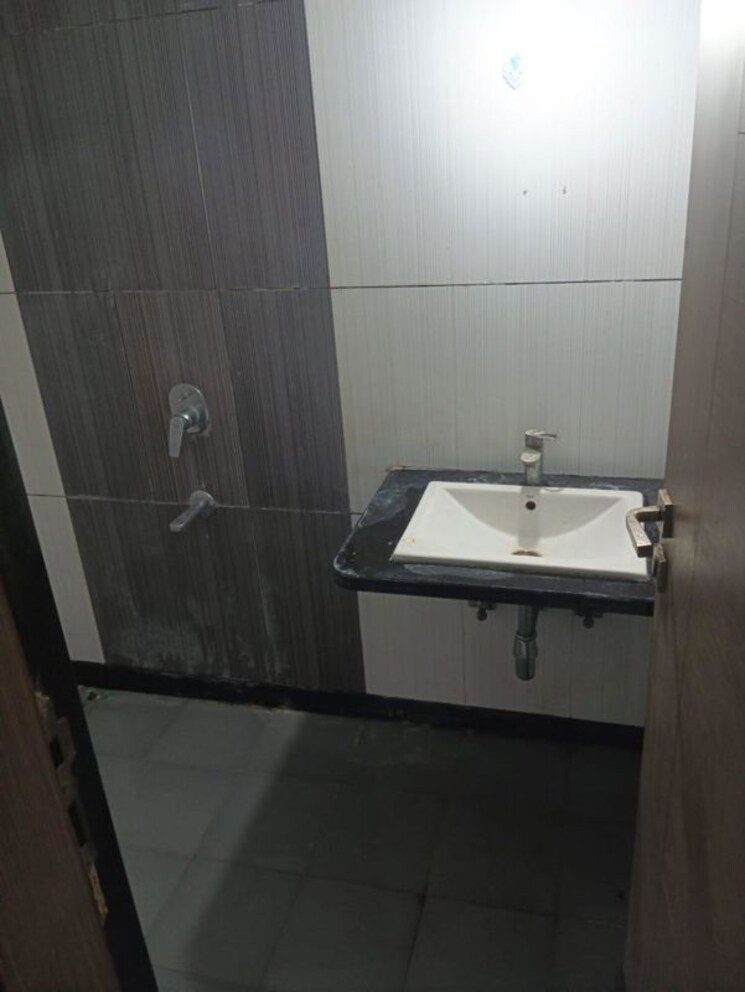 Bathroom, panama-silver-stone 2 Bedroom 900 Sq.Ft. Apartment In Handewadi Pune 9795750