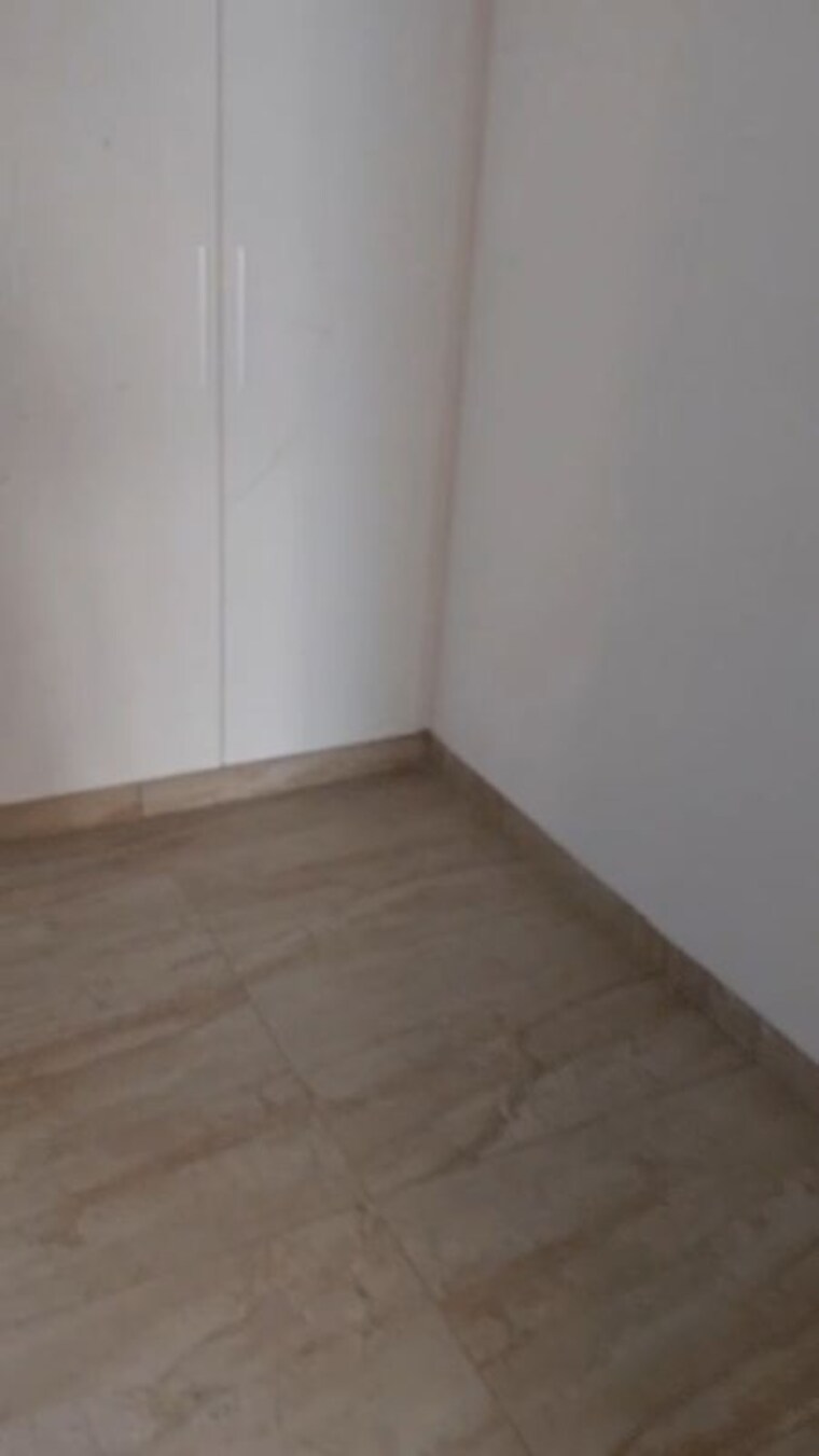 Room, wave-city 2.5 Bedroom 194 Sq.Ft. Apartment In Wave City Ghaziabad 9795876