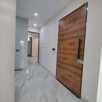 Room in 3 BHK Apartment at Swami Shraddhanand Park – for Rent