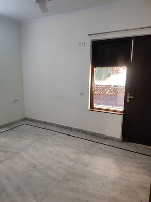 Room in 3 BHK Apartment at Vipul World Floors, Sector 48 – for Rent