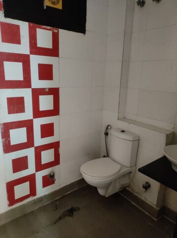 Bathroom in 3 BHK Apartment at Vipul World Floors, Sector 48 – for Rent