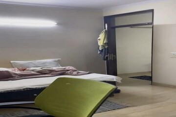 Room in 1 BHK Apartment at Malviya Nagar – for Rent