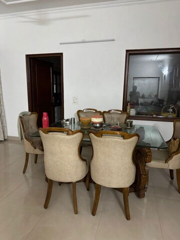Living Room in 6+ BHK Villa at RWA Apartments Sector 40, Sector 40 – for Rent
