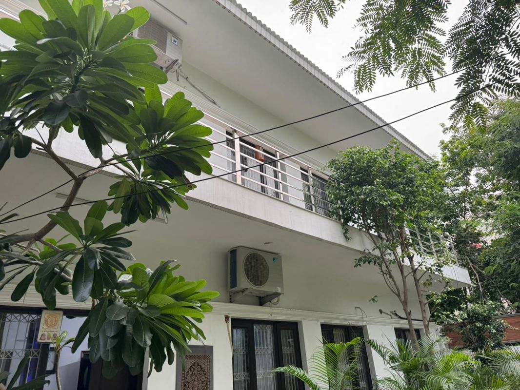 6+ BHK + Pooja Room,Servant Room Villa For Rent in RWA Apartments Sector 40