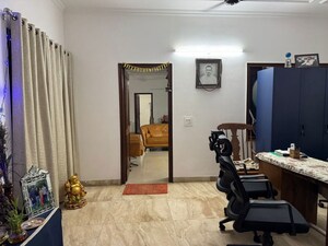 Living Room in 6+ BHK Villa at RWA Apartments Sector 40, Sector 40 – for Rent