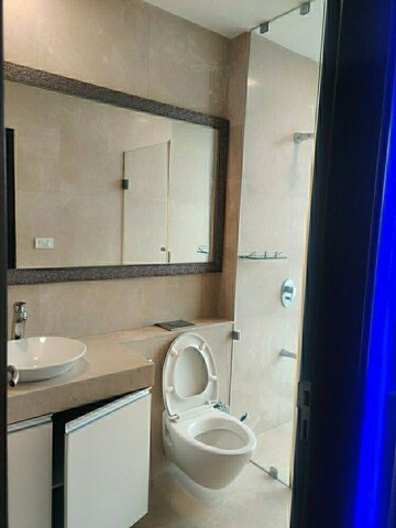 Bathroom in 4 BHK Apartment at Oberoi Realty Esquire, Goregaon East – for Sale