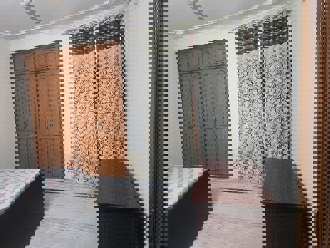 6 BHK + Pooja Room,Servant Room 300 Sq.Mt. Villa in RWA Apartments Sector 40