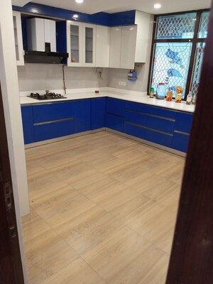 Room in 4 BHK Apartment at Sector 9 Dwarka – for Rent