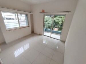 Room in 3 BHK Apartment at Kumar Primrose, Kharadi – for Rent