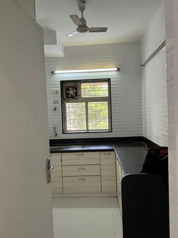 2 BHK Apartment For Rent in Veena Tower, Colaba