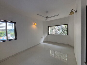 Room in 2 BHK Apartment at Veena Tower, Colaba – for Rent