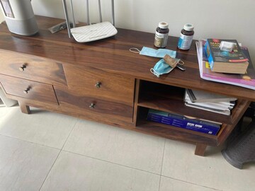 Furnished Amenities in 2 BHK Apartment at Central Park Resorts, Sector 48 – for Rent