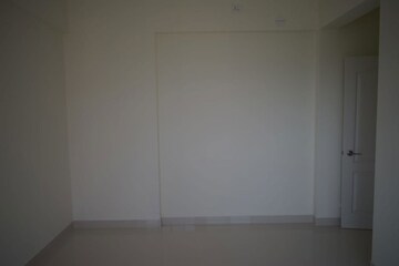 Room in 2 BHK Apartment at Kumar Park Infinia, Fursungi – for Rent