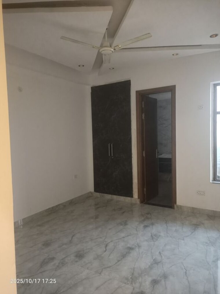 Room, sector 86 3 Bedroom 1620 Sq.Ft. Builder Floor In Sector 86 Faridabad 9796632