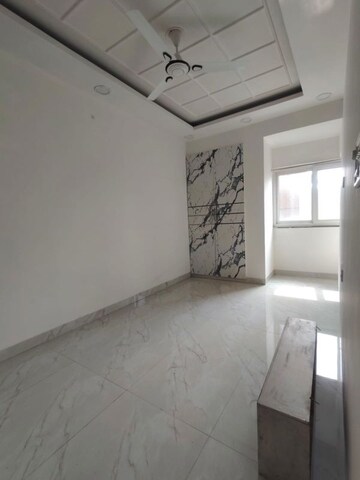 Room in 3 BHK Apartment at Sector 6 Dwarka – for Rent