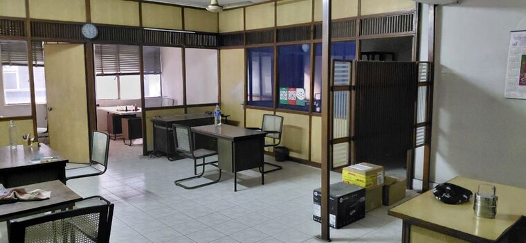 Team Area, camac street Commercial Office Space 1000 Sq.Ft. In Camac Street Kolkata 9796691