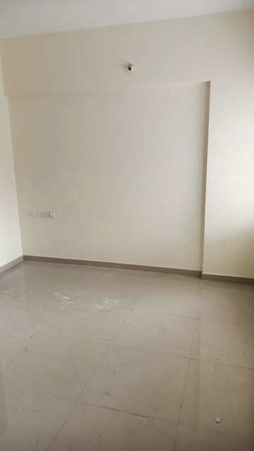 Room in 2 BHK Apartment at Vedant Kingston Aura, Handewadi – for Rent
