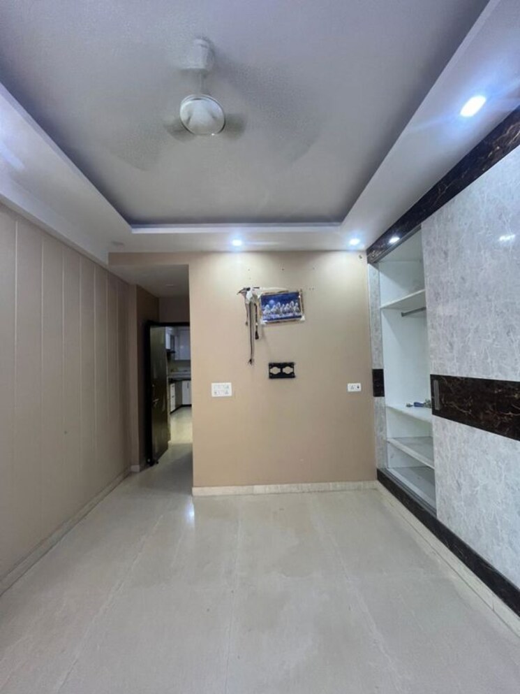 Room, sector 4 dwarka 4 Bedroom 1900 Sq.Ft. Apartment In Sector 4 Dwarka Delhi 9796725